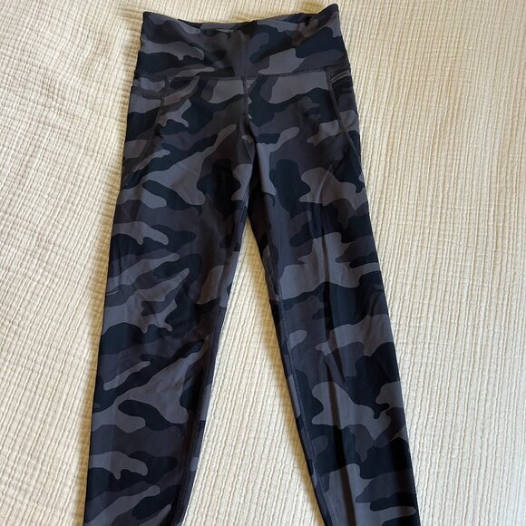 Camo Leggins - Picture 1 of 1